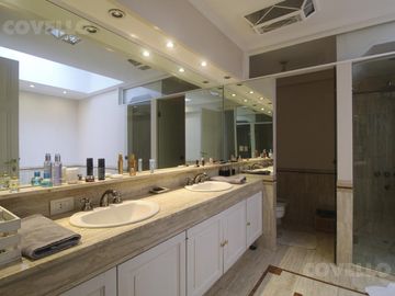 Venta casa de 8 ambientes con garage - Belgrano