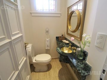 Venta casa de 8 ambientes con garage - Belgrano