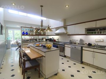 Venta casa de 8 ambientes con garage - Belgrano