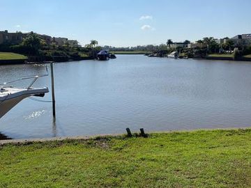 Lote en Barrio Náutico Albanueva