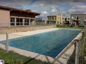 LOTE EN BRISAS DE ADROGUE