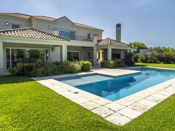 Casa en Venta Amoblada, 7 Ambientes, en Barrio Haras Santa María, Escobar, GBA Norte