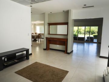 Casa en Venta Amoblada, 7 Ambientes, en Barrio Haras Santa María, Escobar, GBA Norte