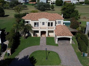 Casa en Venta Amoblada, 7 Ambientes, en Barrio Haras Santa María, Escobar, GBA Norte