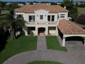 Casa en Venta Amoblada, 7 Ambientes, en Barrio Haras Santa María, Escobar, GBA Norte