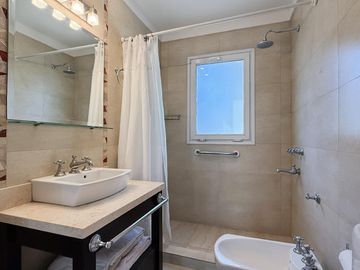 Casa en Venta Amoblada, 7 Ambientes, en Barrio Haras Santa María, Escobar, GBA Norte