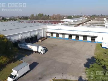 Deposito 1000 m2 en alquiler dentro de predio multi empresarial, Hurlingham.