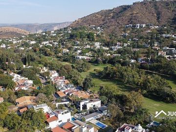 Casa en venta con alberca con vista a campo de golf,  Las Cañadas, Zapopan
