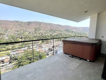 Casa en venta con alberca con vista a campo de golf,  Las Cañadas, Zapopan