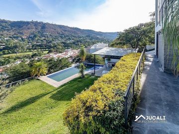 Casa en venta con alberca con vista a campo de golf,  Las Cañadas, Zapopan
