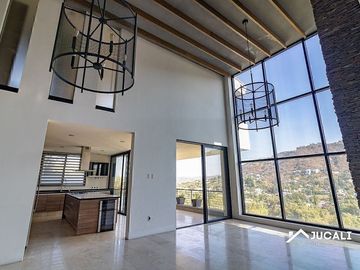 Casa en venta con alberca con vista a campo de golf,  Las Cañadas, Zapopan