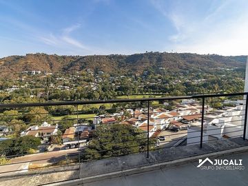 Casa en venta con alberca con vista a campo de golf,  Las Cañadas, Zapopan