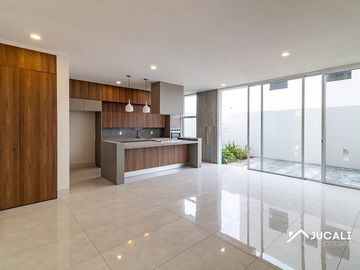 Casa en venta dentro de coto con alberca en  Solares, Zapopan, Jalisco