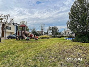 Casa en venta dentro de coto con alberca en  Solares, Zapopan, Jalisco