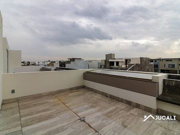 Casa en venta dentro de coto con alberca en  Solares, Zapopan, Jalisco