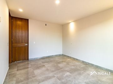 Casa en Venta Dentro de Coto con alberca, Fraccionamiento Solares, Zapopan