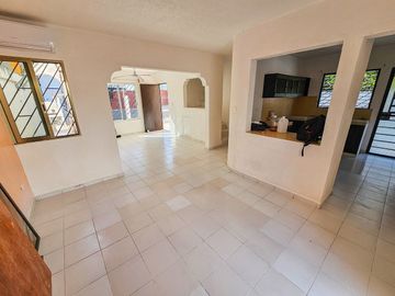Casa en renta · 3 Recámaras · SM 39 · Centro · Atras de Plaza Outlet