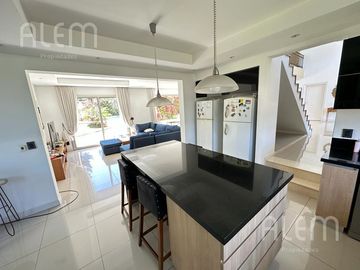 Casa en  venta en Barrio Privado Malibu Canning
