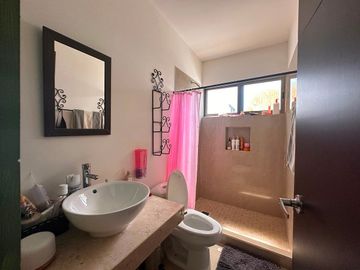 Casa en venta en Conkal, Yucatán, piscina y paneles solares