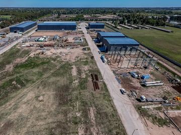 NAVE INDUSTRIAL AAA  EN VENTA MORENO A ESTRENAR