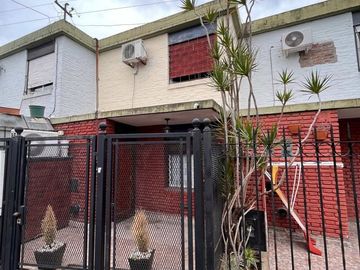 VENTA CASA PH  3 AMB MORON BARRIO LUZ Y FUERZA