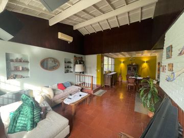 VENTA CASA 5 AMBIENTES ITUZAINGO NORTE
