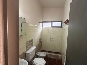 VENTA CASA MAS DEPARTAMENTO GUAYMALLÉN