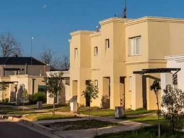 VENTA CASA 2 DORM PUNTA LAGO MAIPÚ FINANCIADO