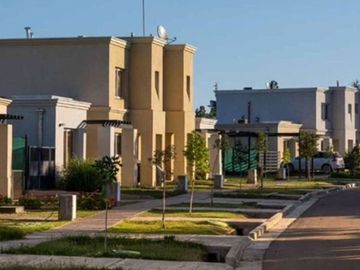 VENTA CASA 2 DORM PUNTA LAGO MAIPÚ FINANCIADO