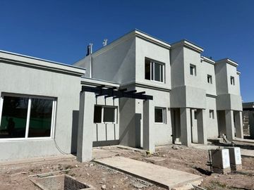 VENTA CASA 2 DORM PUNTA LAGO MAIPÚ FINANCIADO
