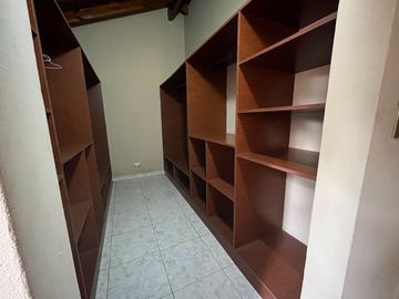 VENTA QUINTA 6 AMBIENTES VILLA UDAONDO-PARQUE LELO