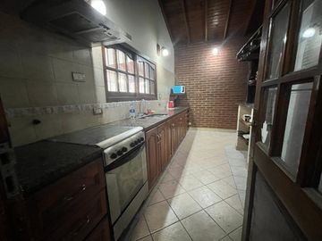 VENTA QUINTA 6 AMBIENTES VILLA UDAONDO-PARQUE LELO