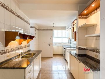 Departamento en  Venta, 5 ambientes, cochera, Palermo Chico