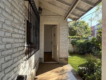 Casa en venta de una planta,  en San Isidro