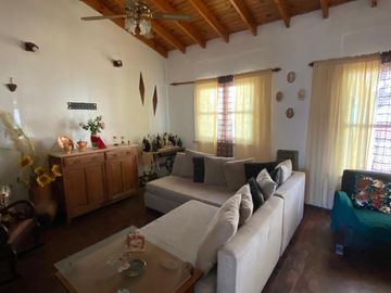 Venta casa Florida Oeste 4 dormitorios parque y pileta