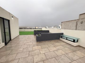 CASA CON CHIMENEA Y ROOF EN SAN ÁNGEL IV - $6.4 MDP