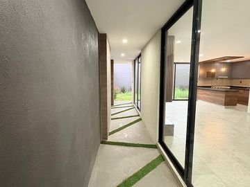CASA CON CHIMENEA Y ROOF EN SAN ÁNGEL IV - $6.4 MDP