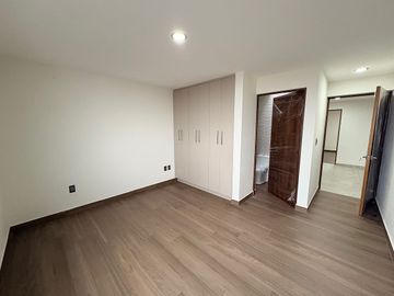 CASA CON CHIMENEA Y ROOF EN SAN ÁNGEL IV - $6.4 MDP