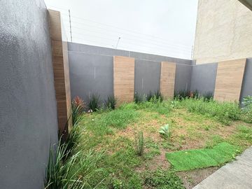 CASA CON CHIMENEA Y ROOF EN SAN ÁNGEL IV - $6.4 MDP