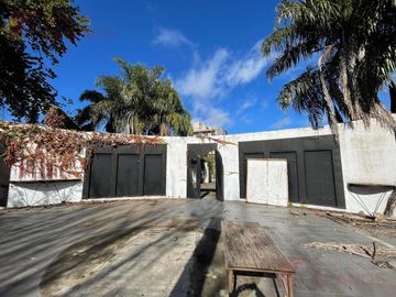 Local en Venta, en Lujan Centro ideal para inversión y desarrollo