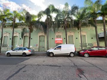 Local en Venta, en Lujan Centro ideal para inversión y desarrollo