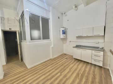 OFICINA  RECICLADA  DE ESTILO FRANCÉS -  200 m2  - RECOLETA
