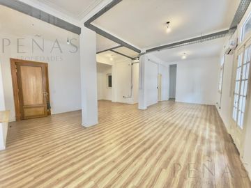 OFICINA  RECICLADA  DE ESTILO FRANCÉS -  200 m2  - RECOLETA