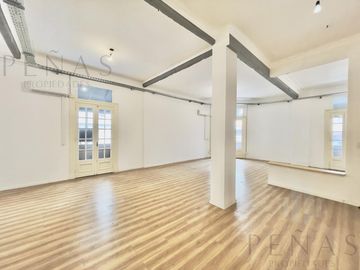 OFICINA  RECICLADA  DE ESTILO FRANCÉS -  200 m2  - RECOLETA