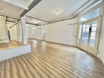 OFICINA  RECICLADA  DE ESTILO FRANCÉS -  200 m2  - RECOLETA