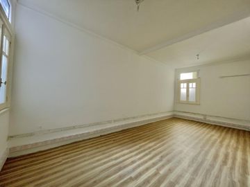 OFICINA  RECICLADA  DE ESTILO FRANCÉS -  200 m2  - RECOLETA