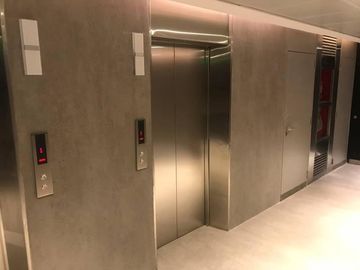 Alquiler en Al Rio - Oficina 160M2 - NUCLO 1 - 2 COCHERAS - (Certificación Leed) - VICENTE LOPEZ