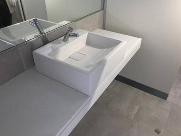 Alquiler en Al Rio - Oficina 160M2 - NUCLO 1 - 2 COCHERAS - (Certificación Leed) - VICENTE LOPEZ