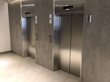 Alquiler en Al Rio - Oficina 160M2 - NUCLO 1 - 2 COCHERAS - (Certificación Leed) - VICENTE LOPEZ