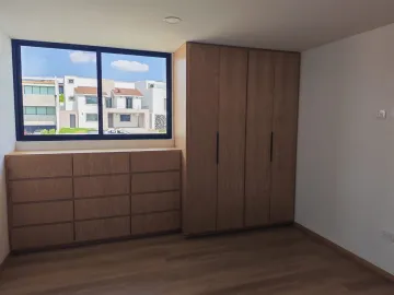 CASA EN VENTA EN LOMAS DE ÁNGELÓPOLIS PUEBLA  recámara en planta baja   ( GRAN RESERVA )